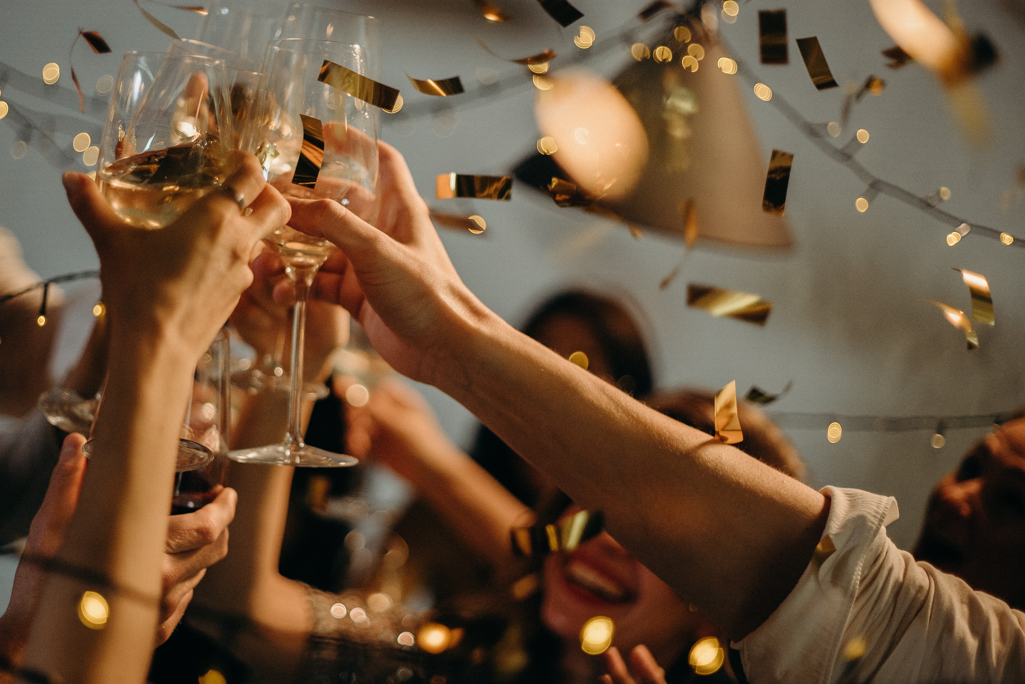 Champagne rất phù hợp để uống trước khai vị bữa tiệc